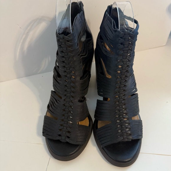 Lucky Brand Darvie Sandal Bootie Strappy Open Toe Leather Black Shoes Size 7 - Picture 2 of 10
